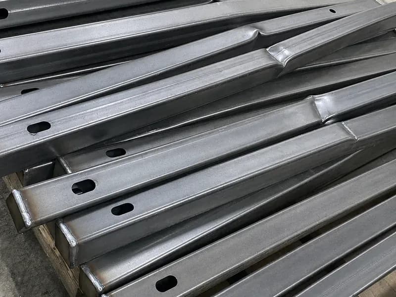 Welded Fabrication — Structures, chassis and cylindrical bodies